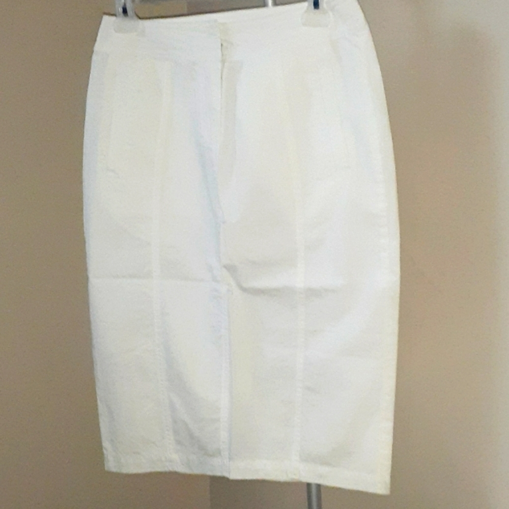 NWOT Newport News White 100% Pencil Skirt
